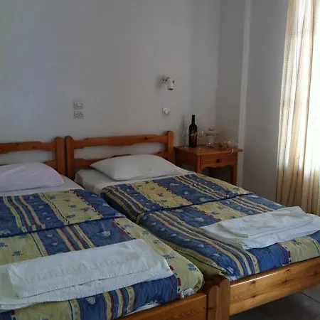 Apartment Studios Parian Blu Logaras